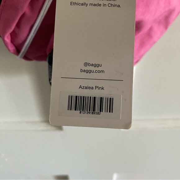 BAGGU Fanny Pack in Azalea Pink - Picture 5 of 8